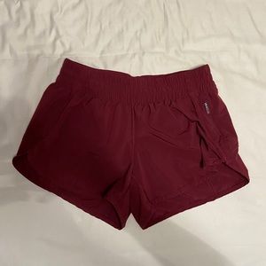 Lululemon Tracker Short V 4”